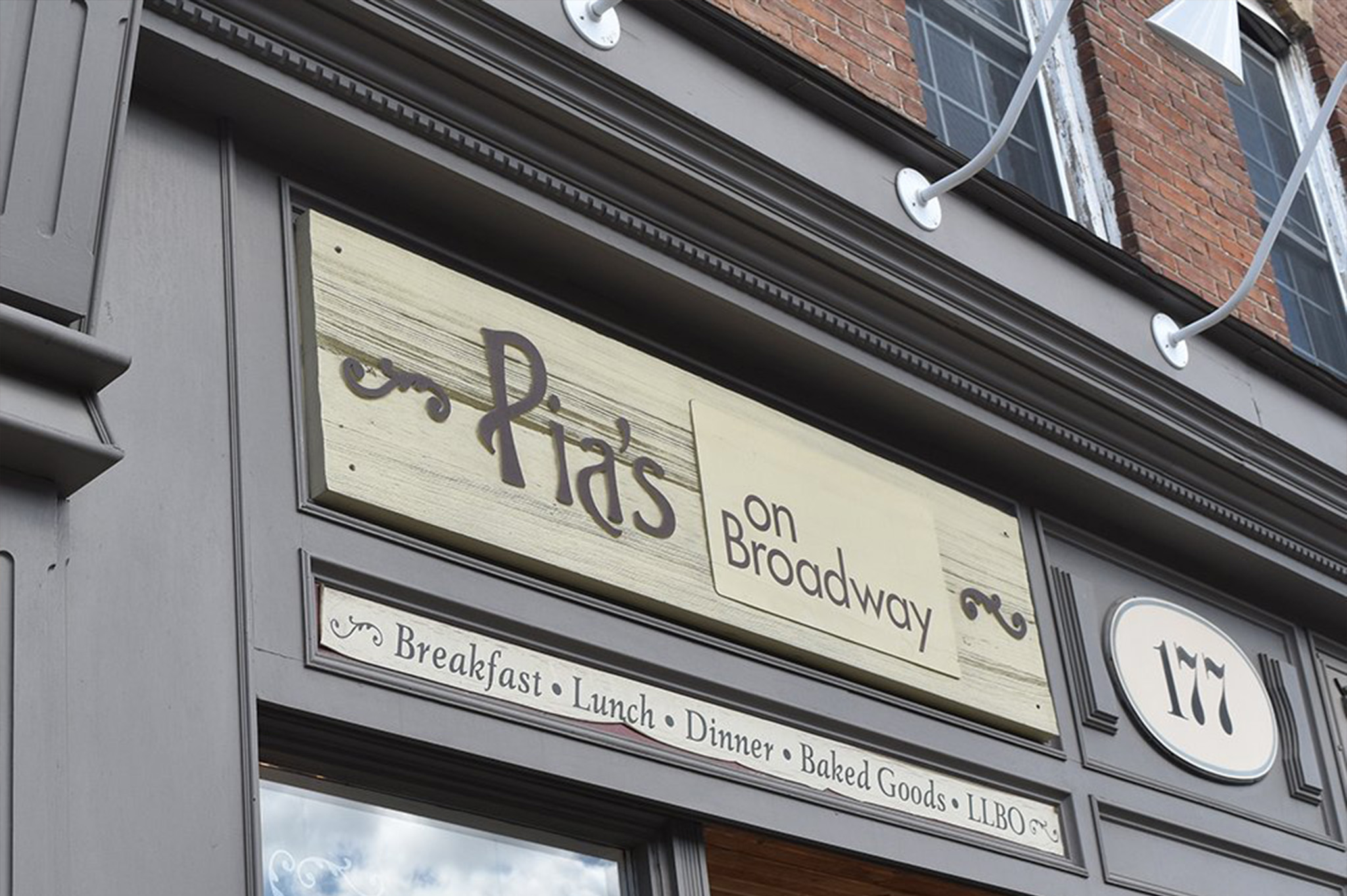 Pia's On Broadway